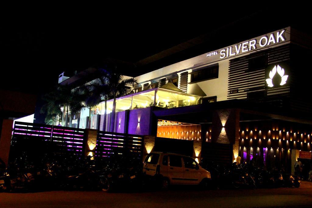 Hotel Silver Oak Bilāspur Eksteriør billede